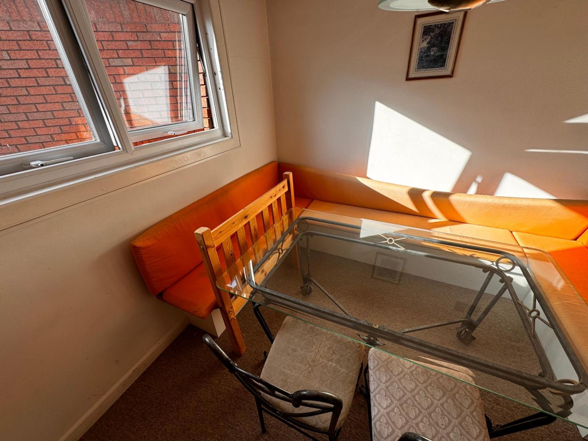 Two-Bedroom Flat Close To Uni & Shopping Center With Free Parking Ковънтри Екстериор снимка